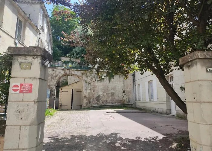 Avec Parking Prive شقة سوموور